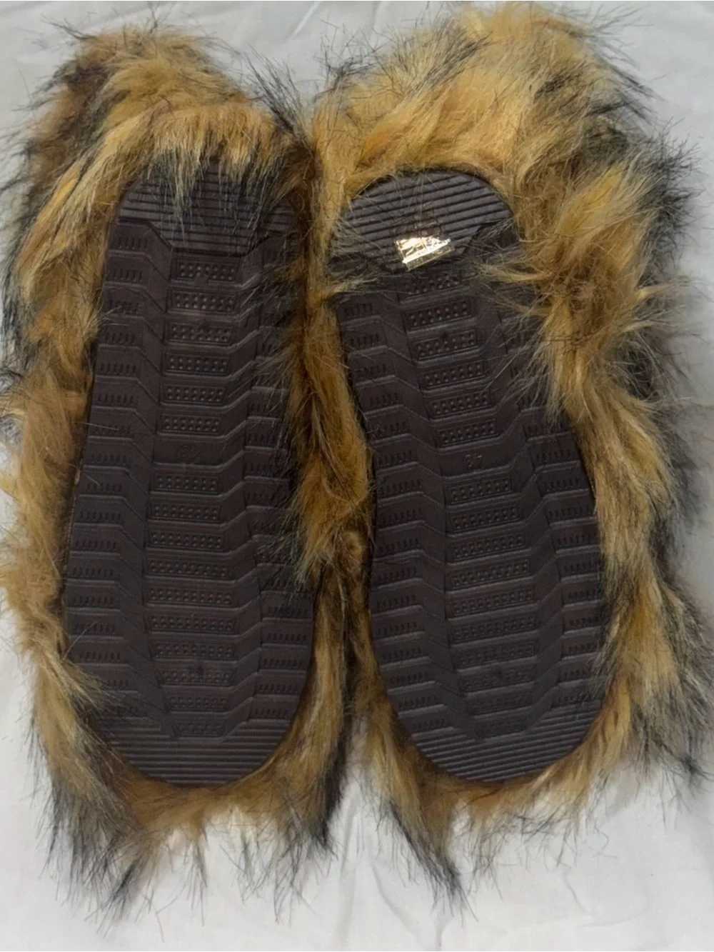 Women's 11 Brown Shaggy Faux Fur Yeti Boots NWOT Y2K Festival